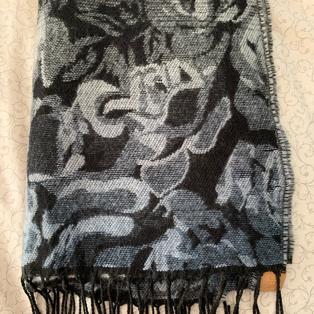 Steve Madden floral motif scarf.